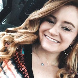 Meet your Posher, Jolie